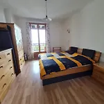 Au Centre Du Village 4-6 Personnes